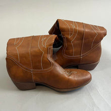 Load image into Gallery viewer, Fashion Cowgirl boots
