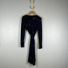 Load image into Gallery viewer, Ann Taylor lounge robe
