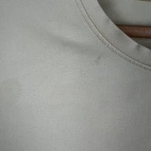 Load image into Gallery viewer, Alo Yoga active crop top tee
