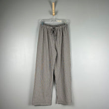 Load image into Gallery viewer, Vintage reed hunter pants
