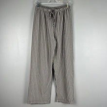 Load image into Gallery viewer, Vintage reed hunter pants
