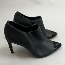 Load image into Gallery viewer, White House black market heels

