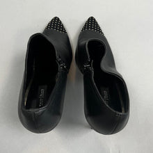 Load image into Gallery viewer, White House black market heels
