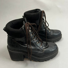 Load image into Gallery viewer, Truffle collection fuzzy 2 boots
