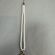 Load image into Gallery viewer, Pearl charm necklace
