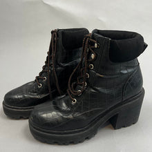 Load image into Gallery viewer, Truffle collection fuzzy 2 boots
