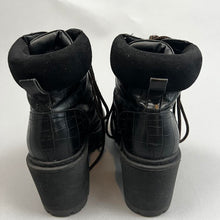 Load image into Gallery viewer, Truffle collection fuzzy 2 boots
