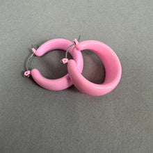 Load image into Gallery viewer, Chunky pink hoops
