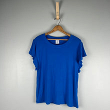 Load image into Gallery viewer, Cabi basic t-shirt
