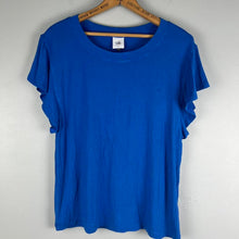 Load image into Gallery viewer, Cabi basic t-shirt
