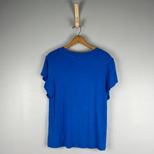 Load image into Gallery viewer, Cabi basic t-shirt
