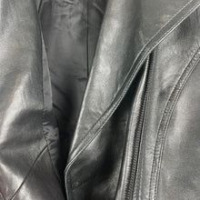 Load image into Gallery viewer, Retro Cache leather jacket
