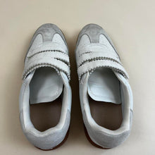 Load image into Gallery viewer, Steve Madden momentum sneakers
