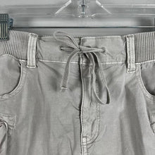 Load image into Gallery viewer, American Eagle cargo skort
