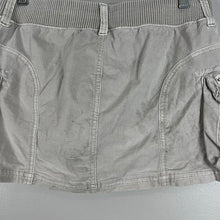 Load image into Gallery viewer, American Eagle cargo skort
