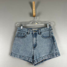 Load image into Gallery viewer, PacSun mom jean shorts
