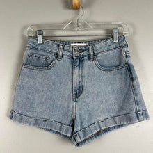 Load image into Gallery viewer, PacSun mom jean shorts
