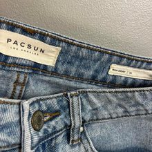 Load image into Gallery viewer, PacSun mom jean shorts
