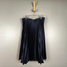 Load image into Gallery viewer, Banana Republic pleated midi skirt

