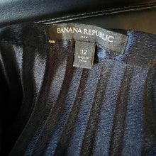 Load image into Gallery viewer, Banana Republic pleated midi skirt
