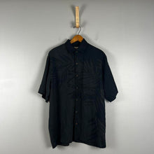Load image into Gallery viewer, Tommy Bahama men’s shirt

