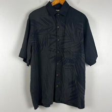 Load image into Gallery viewer, Tommy Bahama men’s shirt
