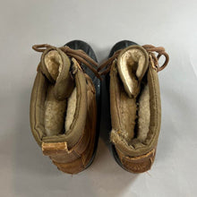 Load image into Gallery viewer, Vintage Eddie Bauer boots

