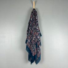 Load image into Gallery viewer, Boho patterned scarf
