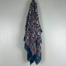 Load image into Gallery viewer, Boho patterned scarf
