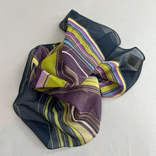 Load image into Gallery viewer, Vintage gap striped scarf

