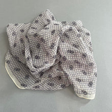 Load image into Gallery viewer, Vintage banana republic scarf

