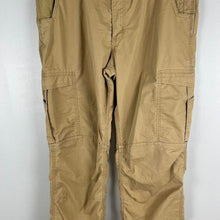 Load image into Gallery viewer, Carhartt men’s pants
