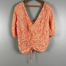 Load image into Gallery viewer, H&amp;M floral blouse

