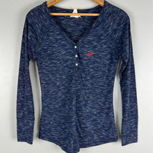 Load image into Gallery viewer, Levi’s heathered long sleeve
