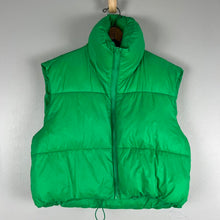 Load image into Gallery viewer, Unbranded puffer vest
