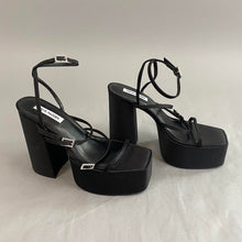 Load image into Gallery viewer, Steve Madden pumps
