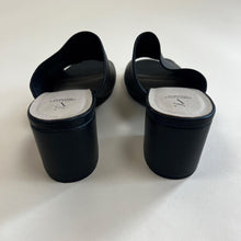 Load image into Gallery viewer, Simply Vera Wang leather mules
