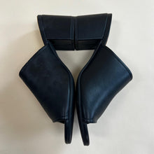 Load image into Gallery viewer, Simply Vera Wang leather mules

