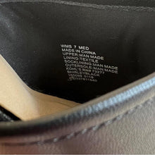 Load image into Gallery viewer, Simply Vera Wang leather mules
