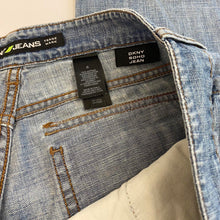 Load image into Gallery viewer, DKNY soho jeans
