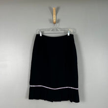 Load image into Gallery viewer, Vintage moving on! skirt
