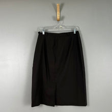 Load image into Gallery viewer, Vintage college town of Boston skirt
