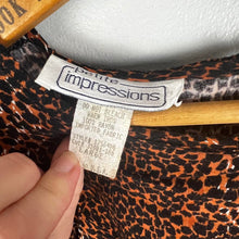 Load image into Gallery viewer, Vintage petite impressions blouse
