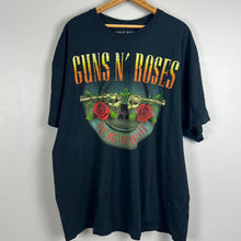 Load image into Gallery viewer, Guns and roses band t-shirt
