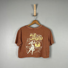Load image into Gallery viewer, Billabong X salty blonde crop top
