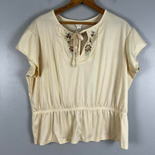 Load image into Gallery viewer, Vintage lively lady blouse
