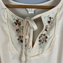 Load image into Gallery viewer, Vintage lively lady blouse
