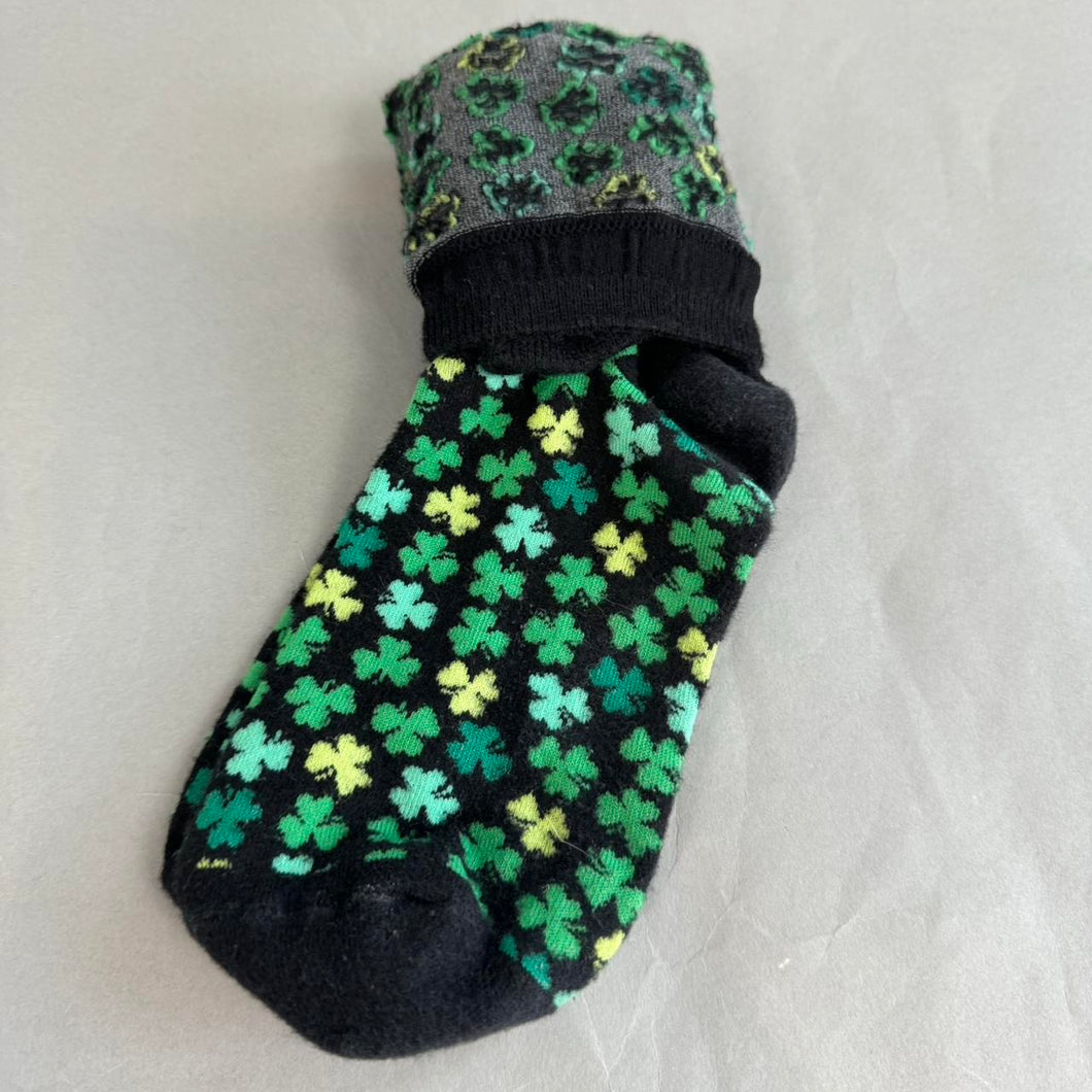 Retro shamrock socks