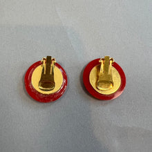 Load image into Gallery viewer, Vintage clip on earrings
