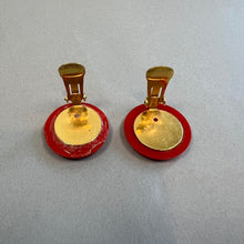 Load image into Gallery viewer, Vintage clip on earrings
